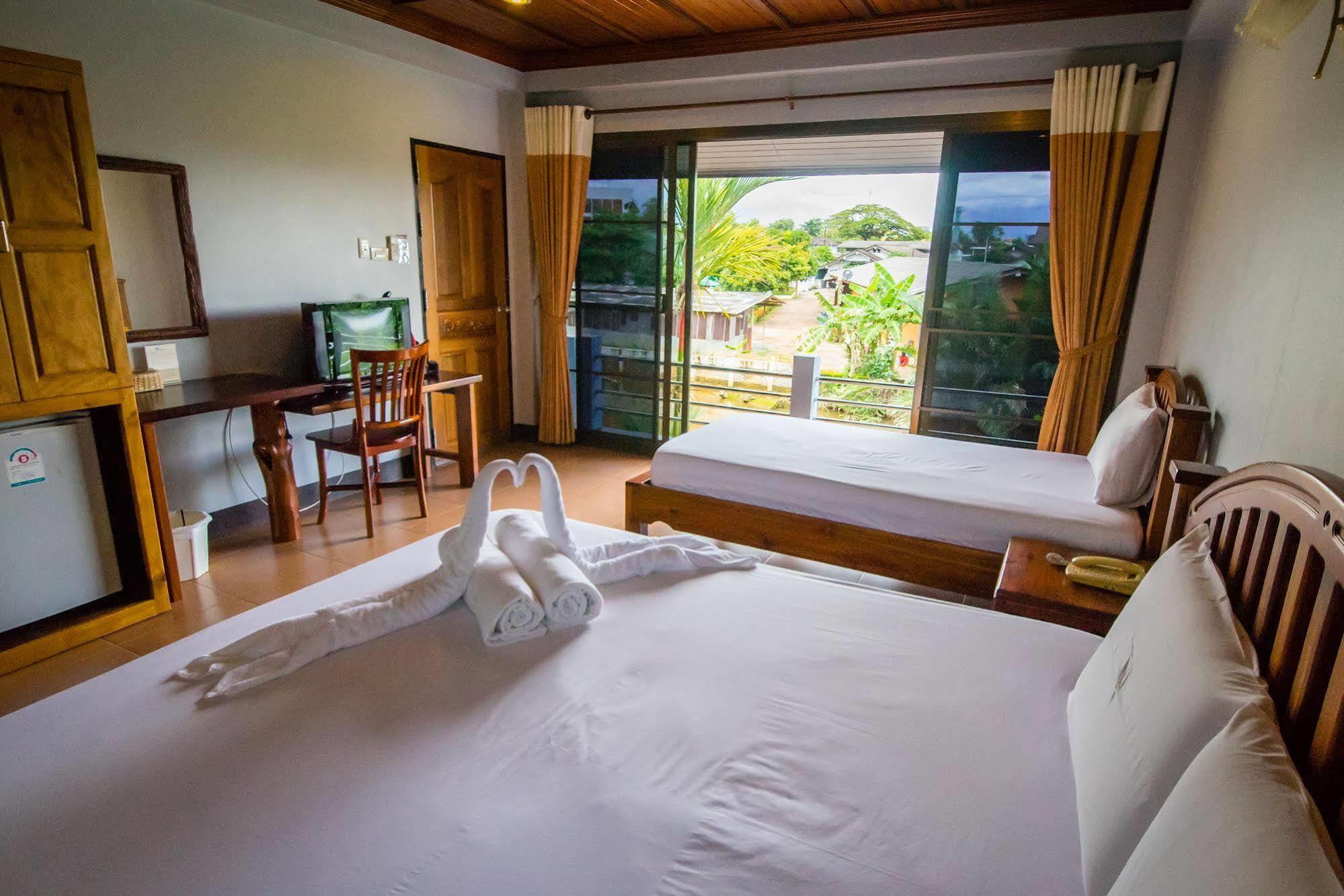 Baanrimnam Resort Trat Exterior foto