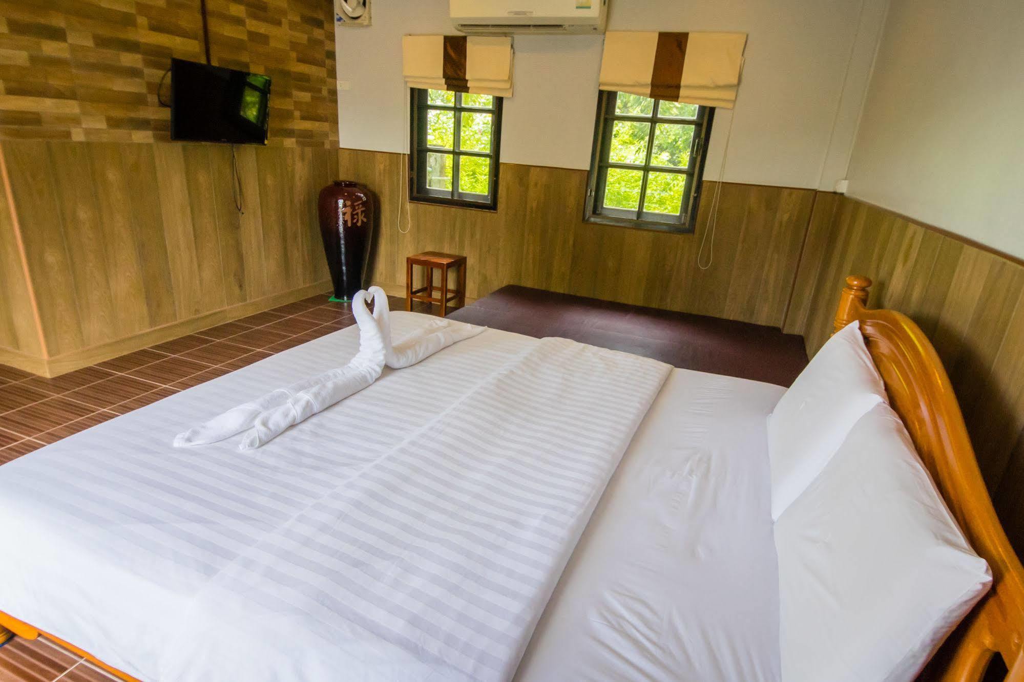 Baanrimnam Resort Trat Exterior foto